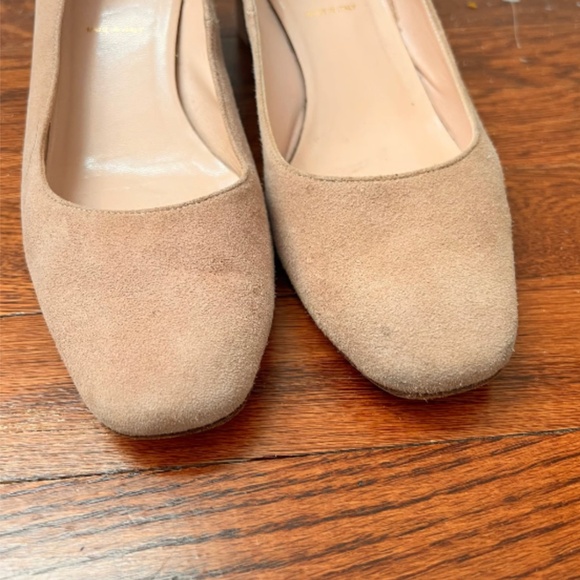 Kate Spade Beige Dolores Too Suede Stacked Gold Heels Size 8 - Picture 8 of 9